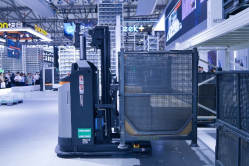 【CeMAT展綜述稿】邁步智能物流，超越行之所及丨?？禉C器人在CeMAT展上眾智齊聚，大放異彩！202310241005